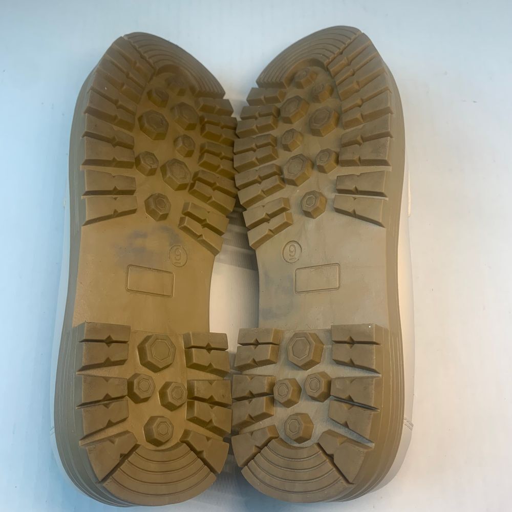 Seychelles Comfort Lug Sole Faux Leather Cream Loafers Size 9 - Picture 8 of 8